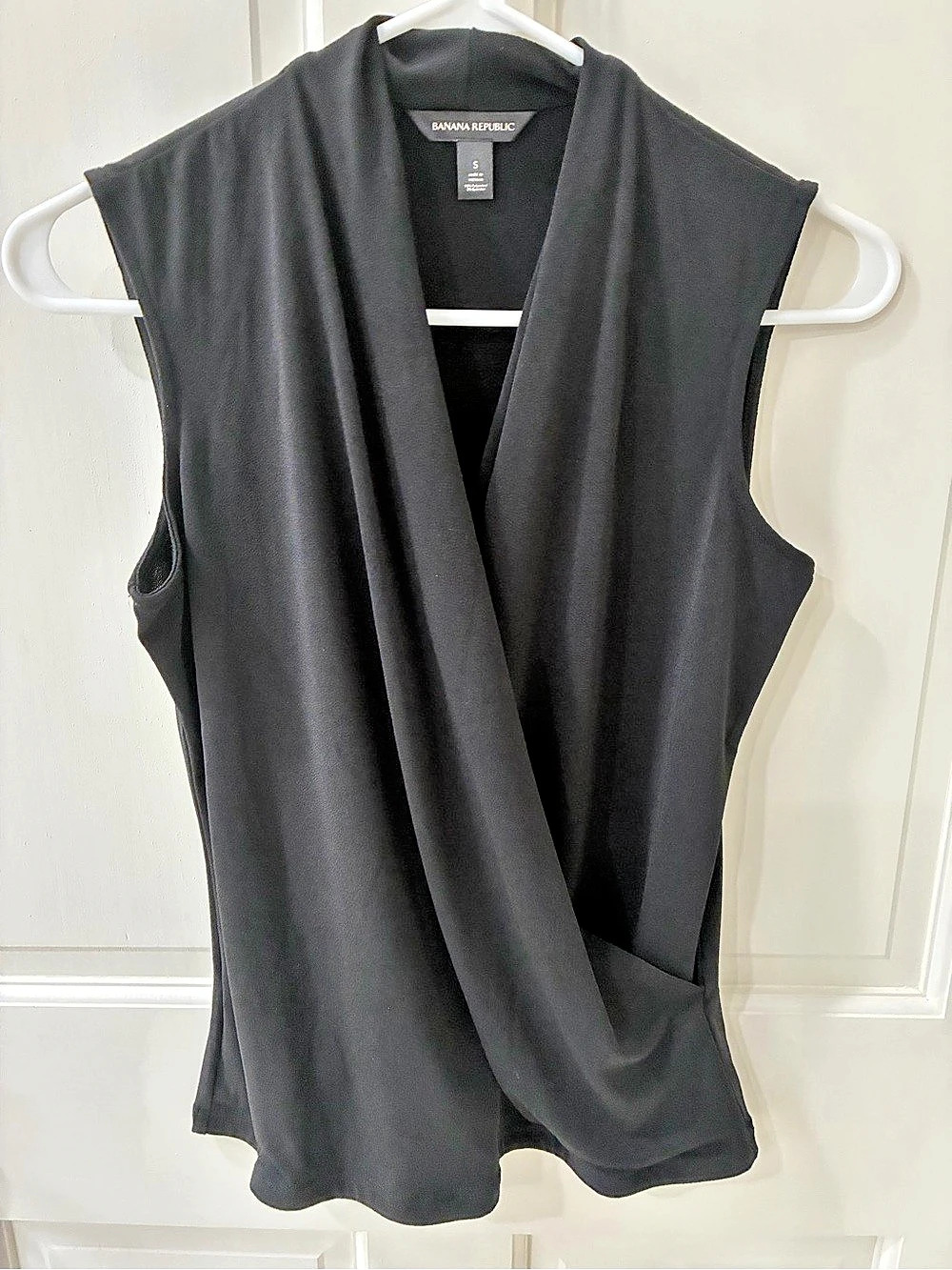 Banana Republic Sleeveless Faux Wrap V-Neck Blouse Black Small